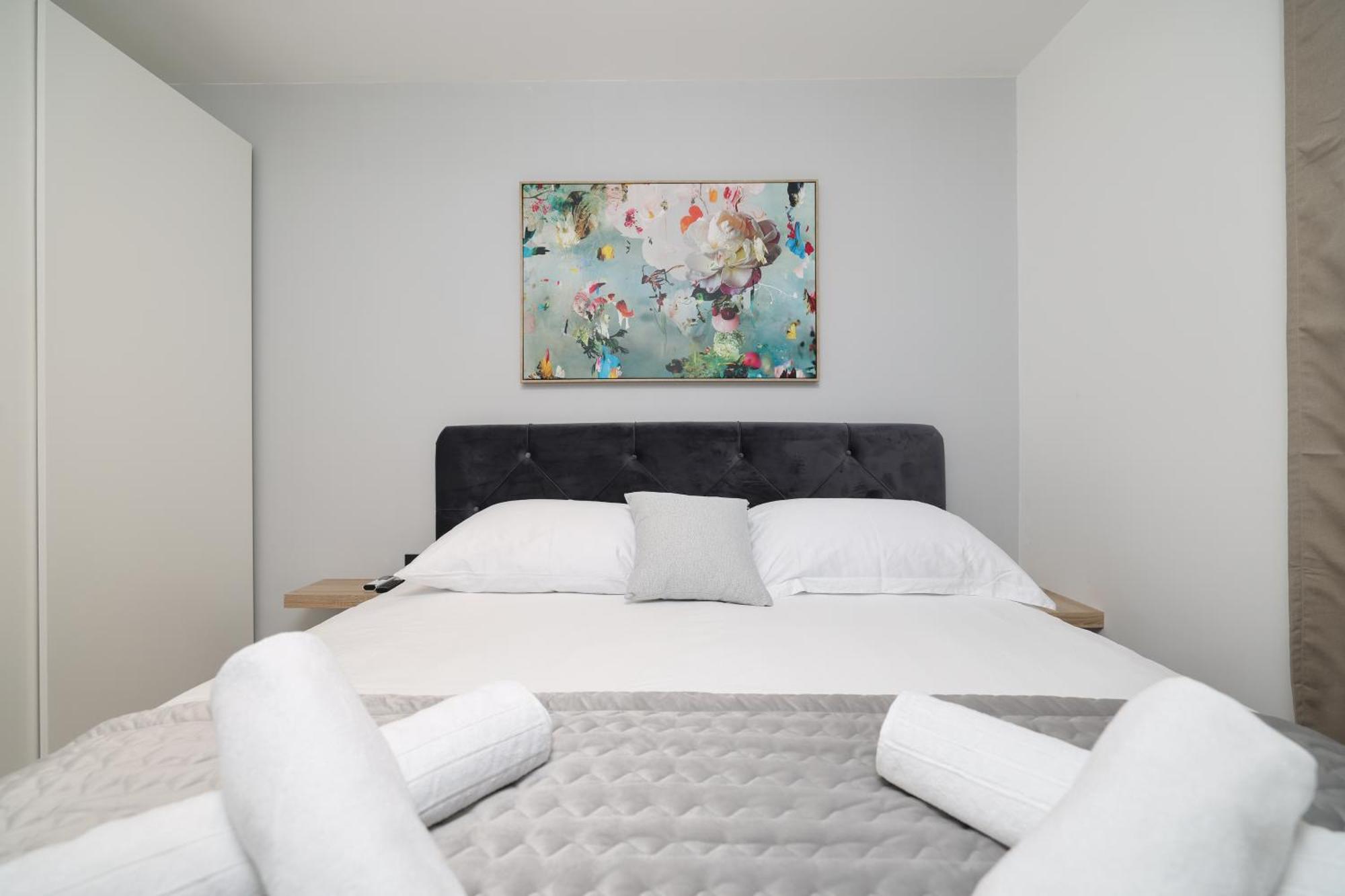 2 Bedroom Maris With Terrace
